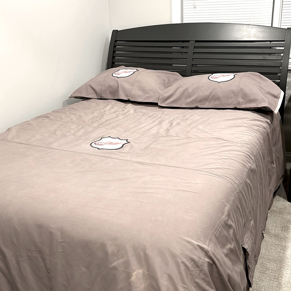 Pottery Barn NHL Red Wings Duvet Cover & Shams